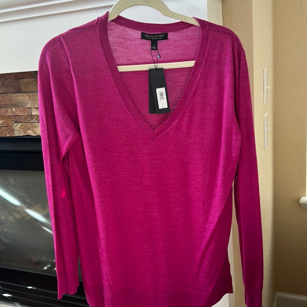 Banana Republic Washable 100% Merino Wool fuchsia sweater.